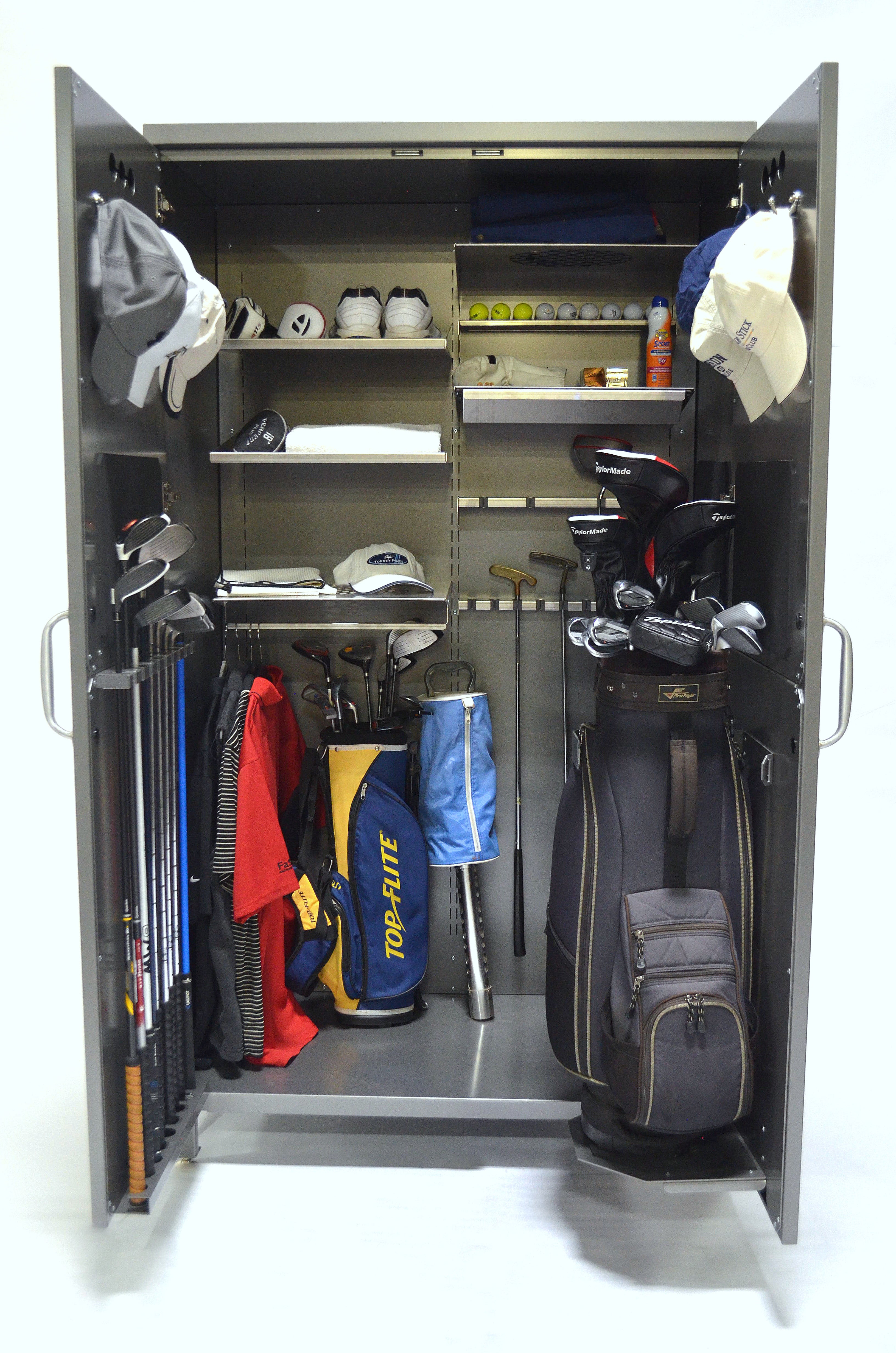 EŌSS Golf Cabinet